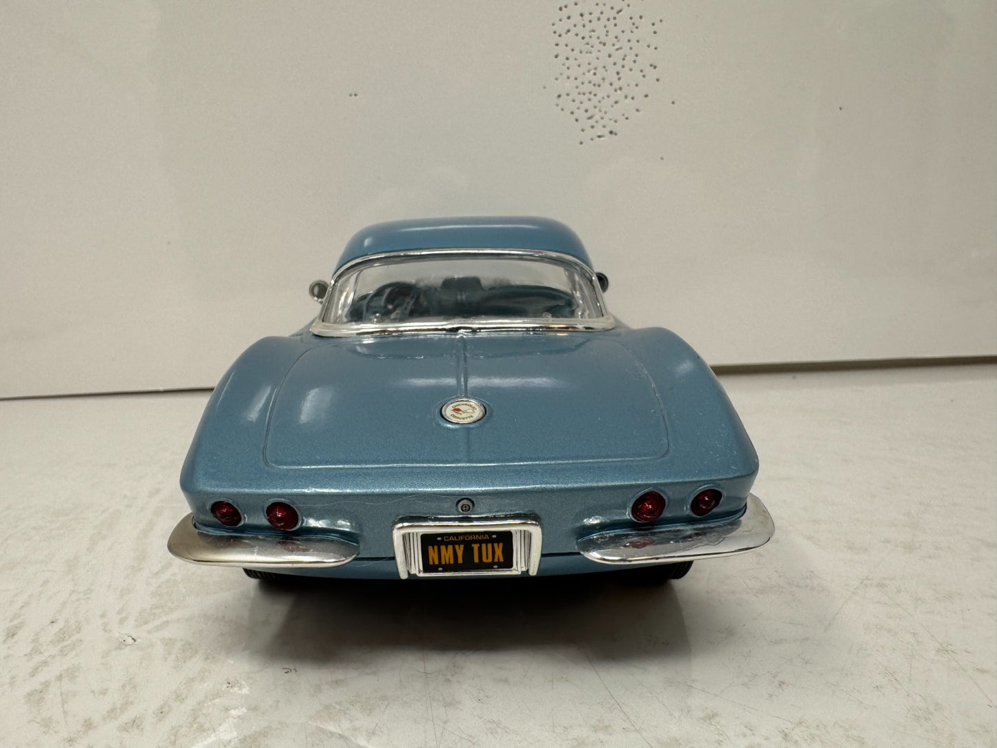 Ertl American Muscle 1961 Chevrolet Corvette 1:18 Diecast