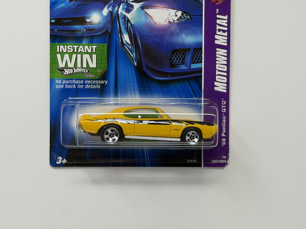 Hot Wheels Motown Metal 1969 Pontiac GTO 1:64 Diecast Yellow V3