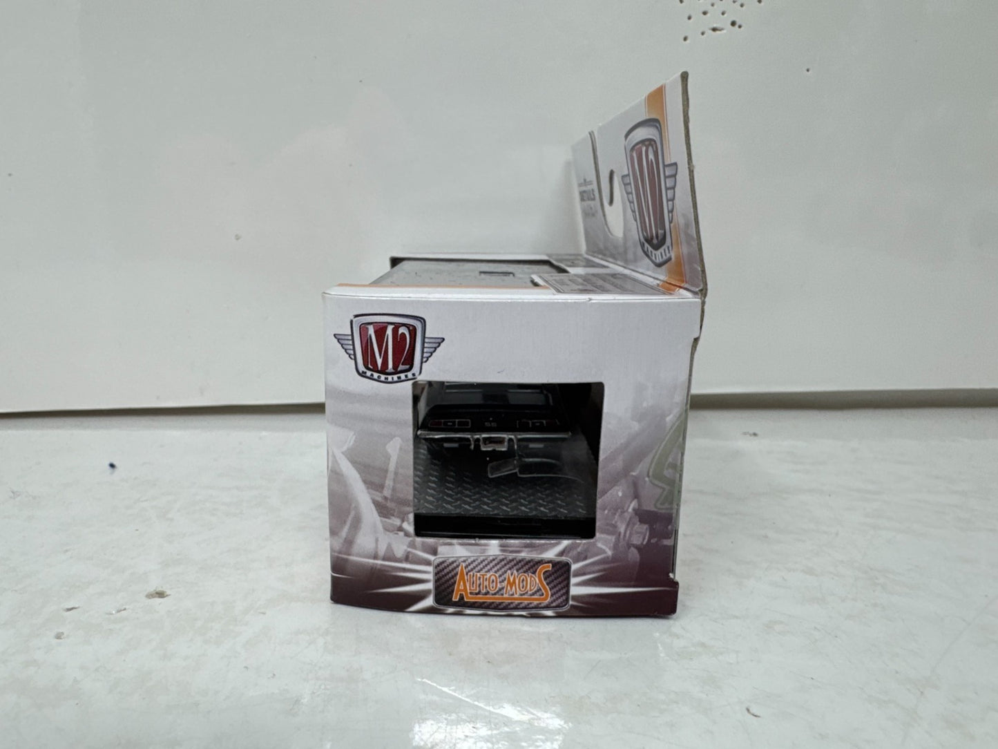 M2 Machines Auto Mods 1969 Chevrolet Camaro SS/RS 396 1:64 Diecast