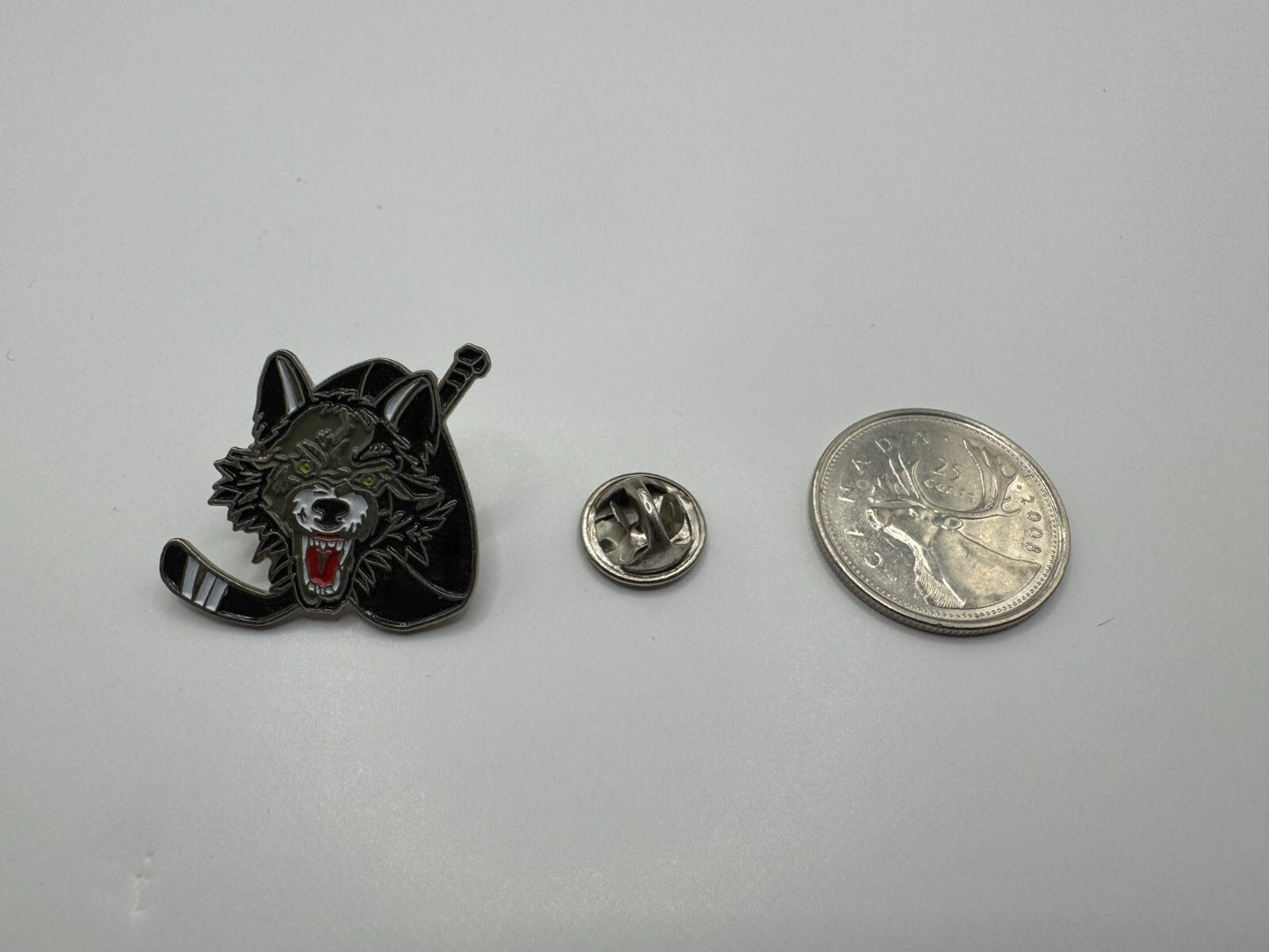 Chicago Wolves AHL Hockey Team Logo Lapel Pin UDT1