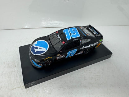 Lionel NASCAR RCCA Elite #19 Martin Truex Jr Darlington Win Camry 1:24 Diecast