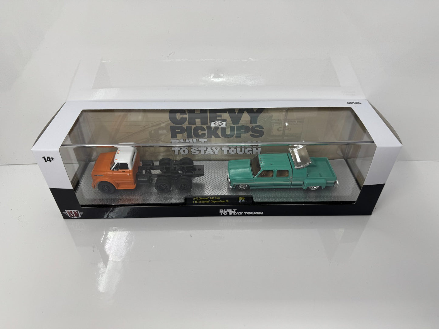M2 Machines Chevrolet C60 Truck & 1974 Chevrolet Cheyenne Super 30 1:64 Diecast