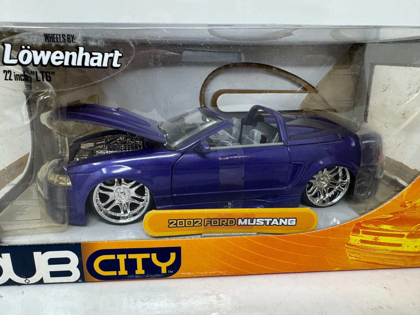 Jada Dub City 2002 Ford Mustang Convertible 1:24 Diecast Lowenhart Wheels 22 In