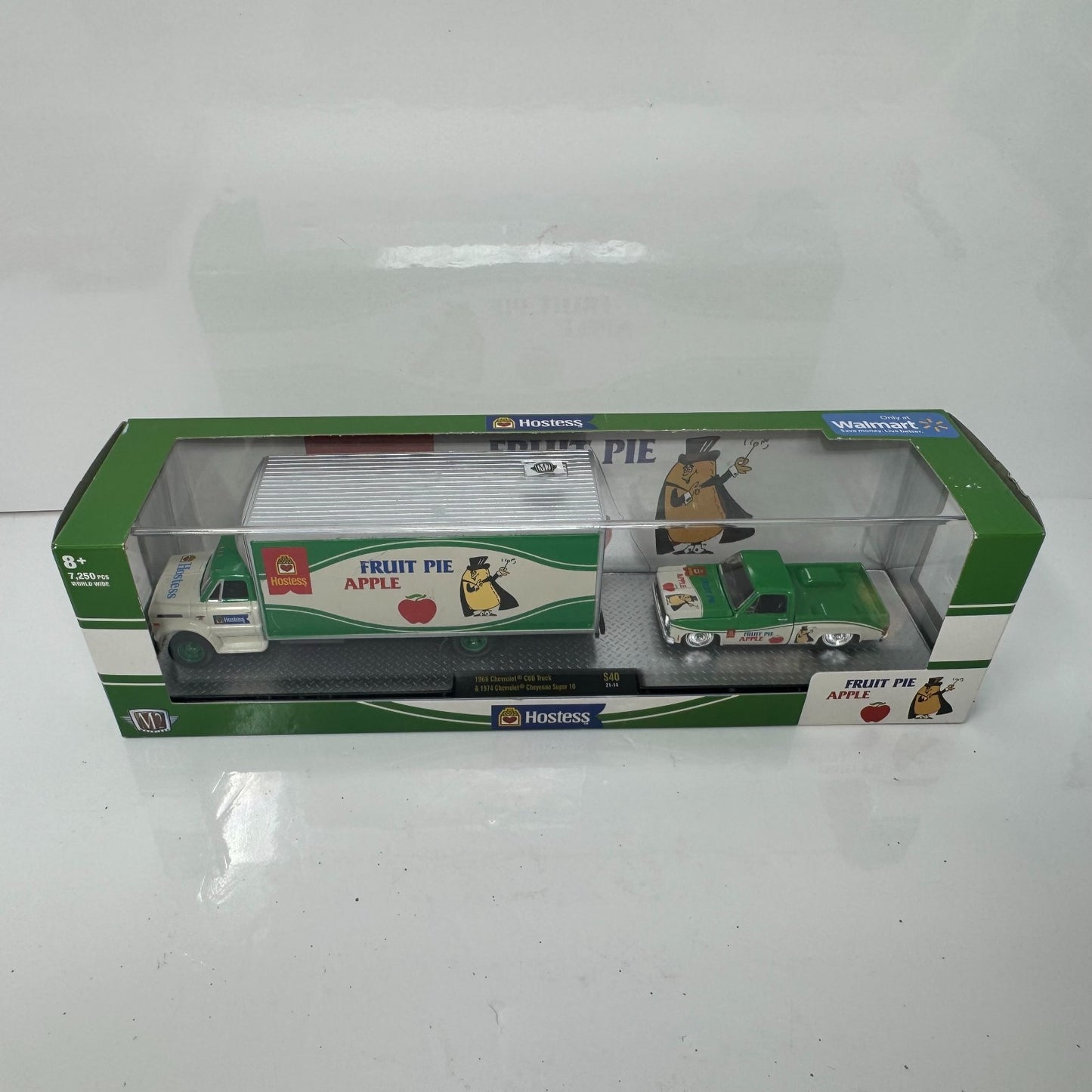 M2 Machines Hostess Chevy C60 Truck & 1974 Chevrolet Cheyenne 10 1:64 Diecast