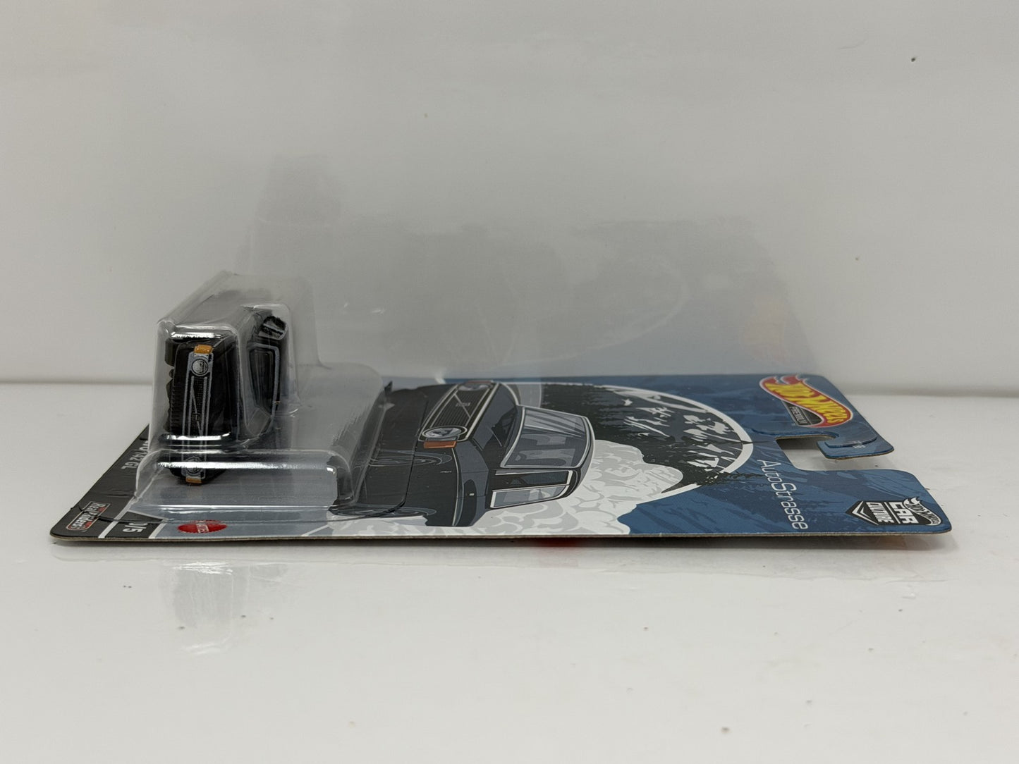 Hot Wheels Premium AutoStrasse 1973 Volvo 142 GL CHASE 0/5 1:64 Diecast