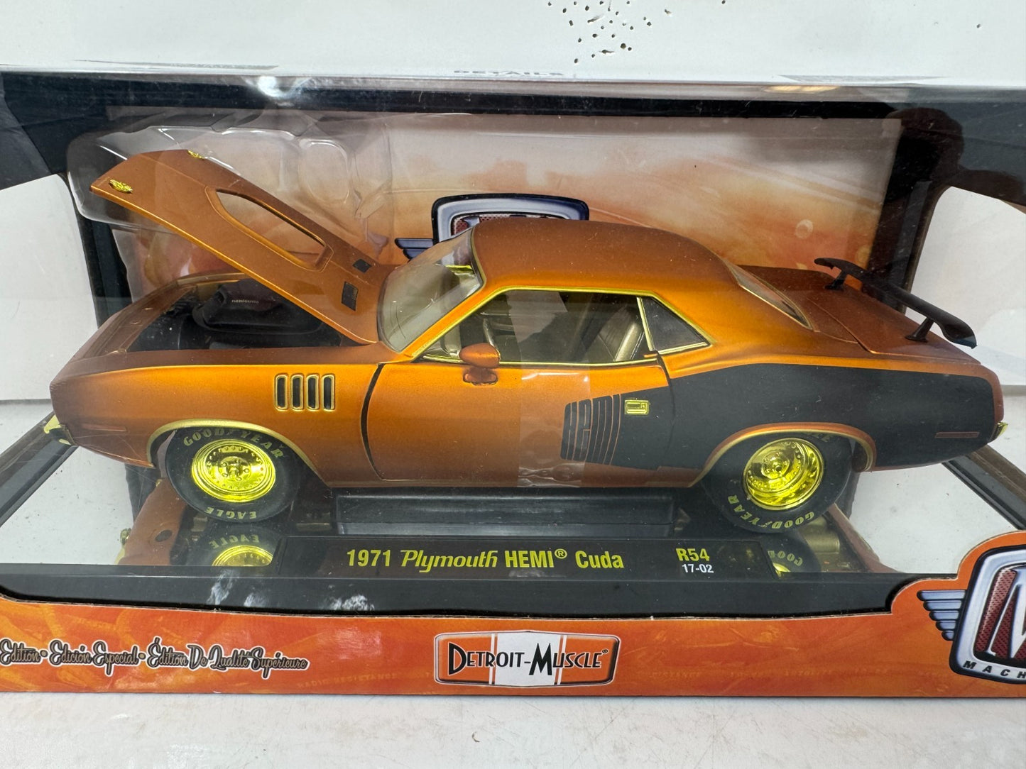 M2 Machines 1971 Plymouth HEMI Cuda CHASE 1:24 Diecast Detroit Muscle Gold Rims
