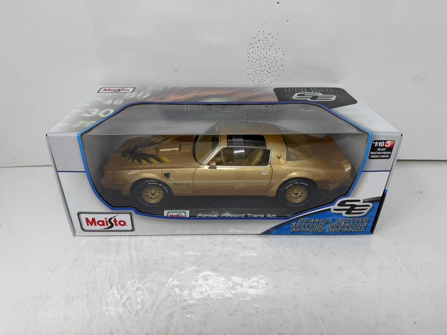 Maisto 1978 Pontiac Firebird Trans Am 1:18 Diecast Model Car Gold