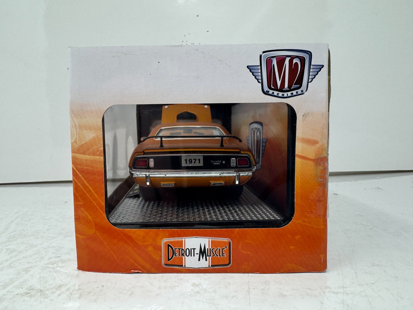 M2 Machines 1971 Plymouth HEMI Cuda Detroit Muscle 1:24 Diecast