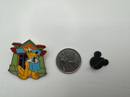 WDW Disney Pluto at World of DS Walt Disney World Attractions Trading Pin DC1S10