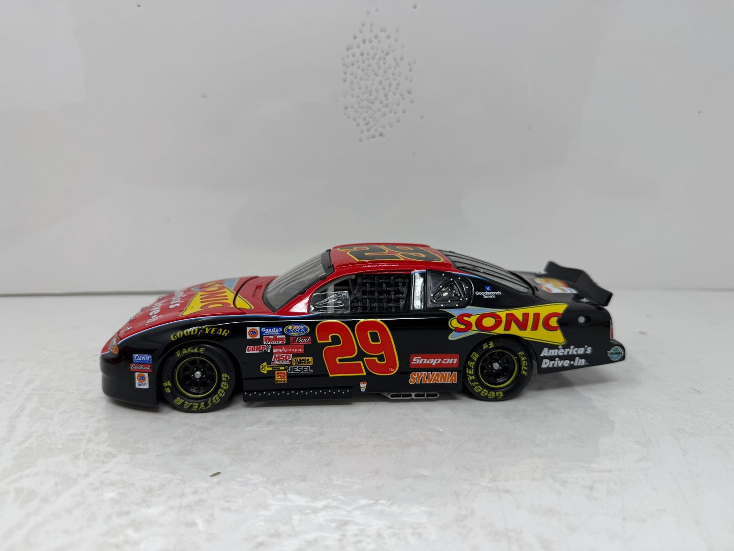 Action Nascar #29 Kevin Harvick Sonic 2002 Chevy Monte Carlo 1:24 Diecast