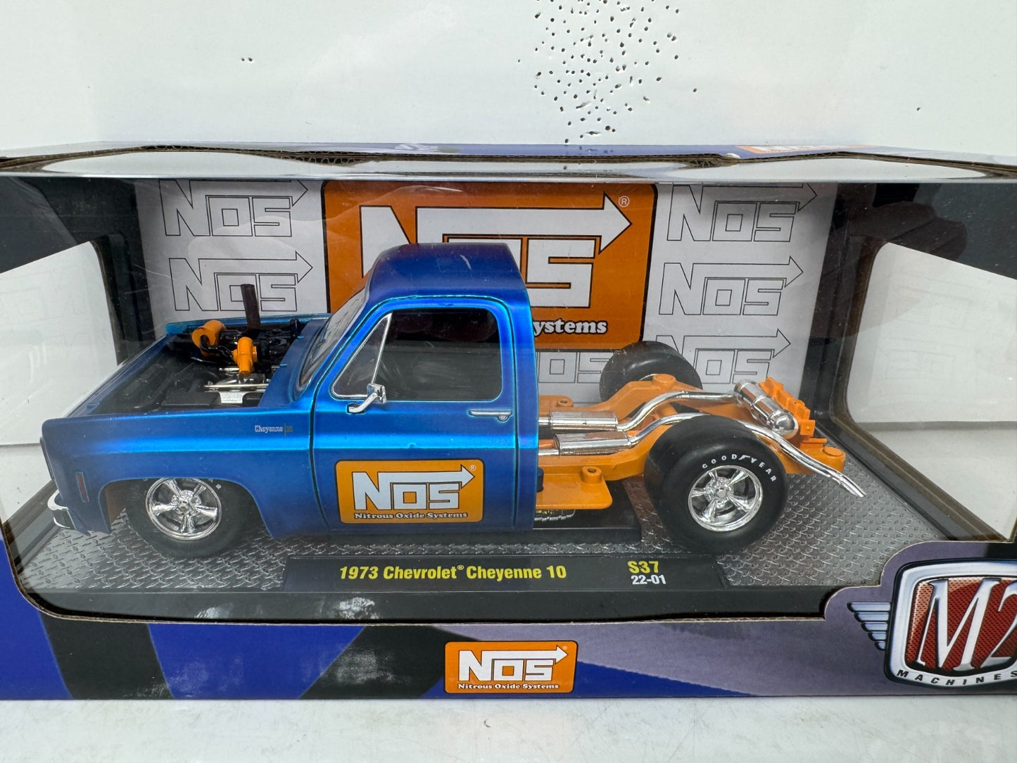 M2 Machines 1973 Chevrolet Cheyenne 10 NOS Nitrous Oxide 1:24 Diecast
