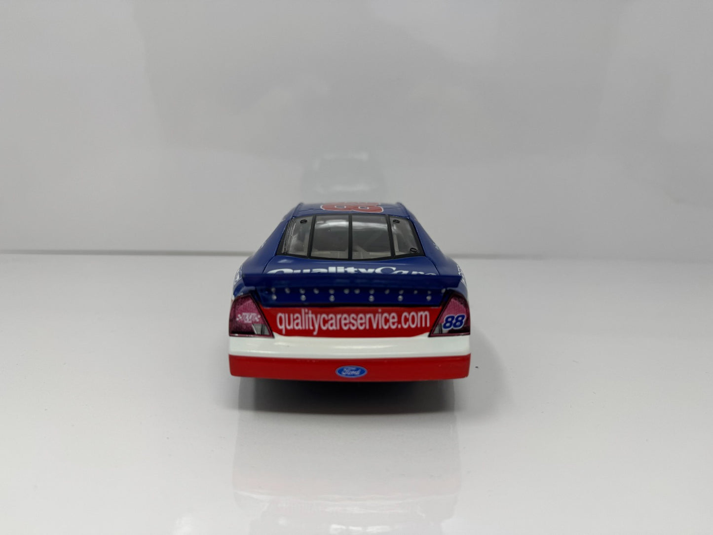 Action NASCAR Dale Jarrett #88 Quality Care 2000 Ford Taurus 1:24 Diecast