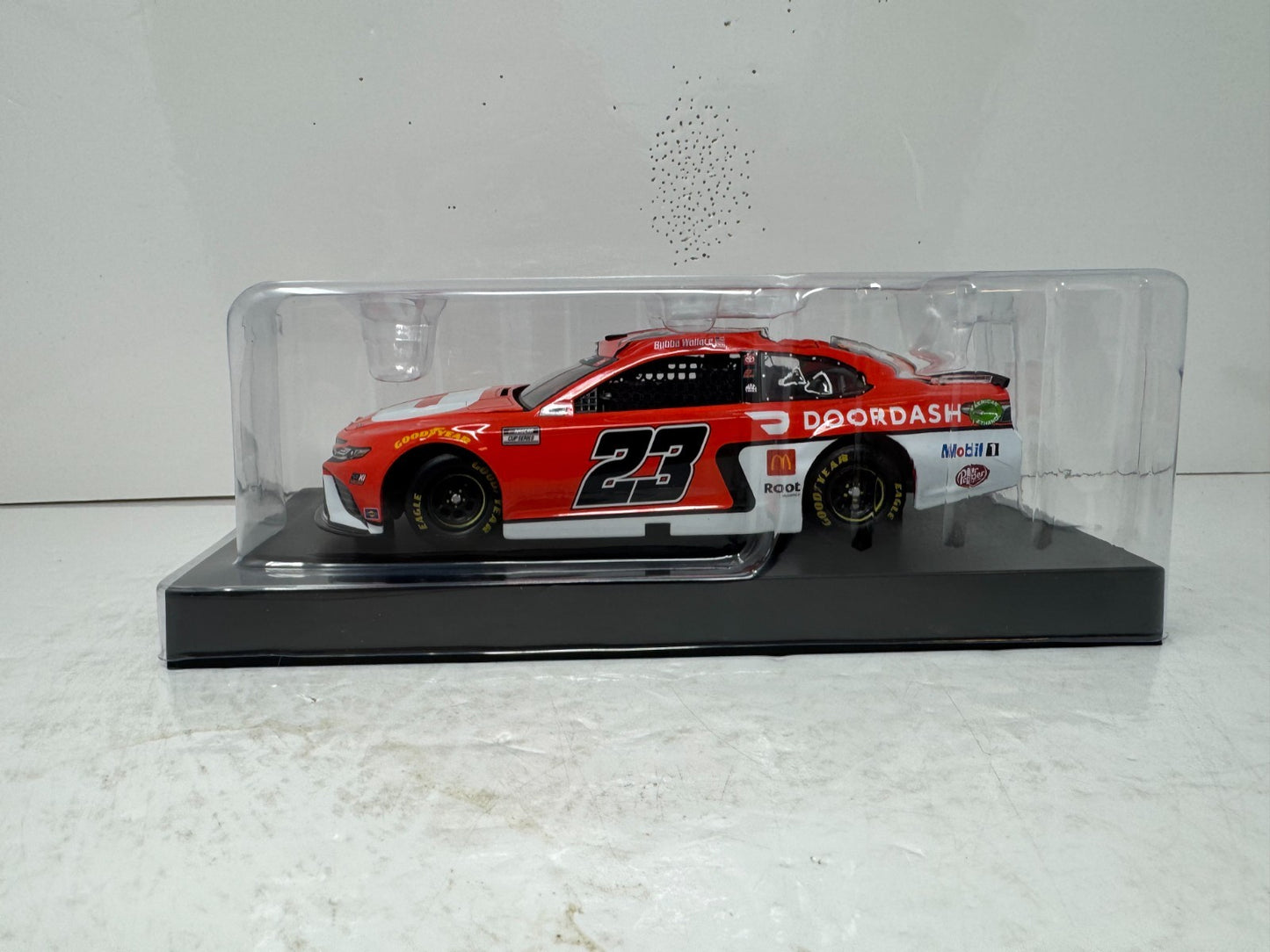 Lionel NASCAR RCCA Elite #23 Bubba Wallace DoorDash 2021 Camry 1:24 Diecast