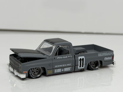 Kaido House Mini GT Chevrolet Silverado Kaido V2 1:64 Diecast