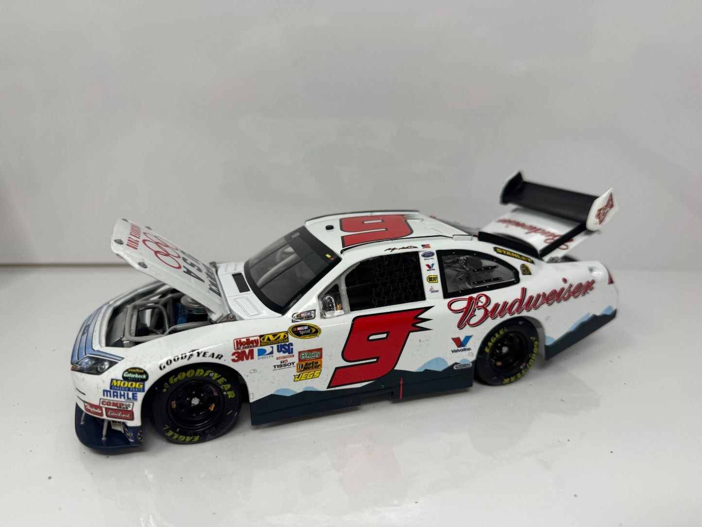 Action NASCAR #9 Kasey Kahne Bud Olympic Gatorade Duel Win 2010 1:24 Diecast