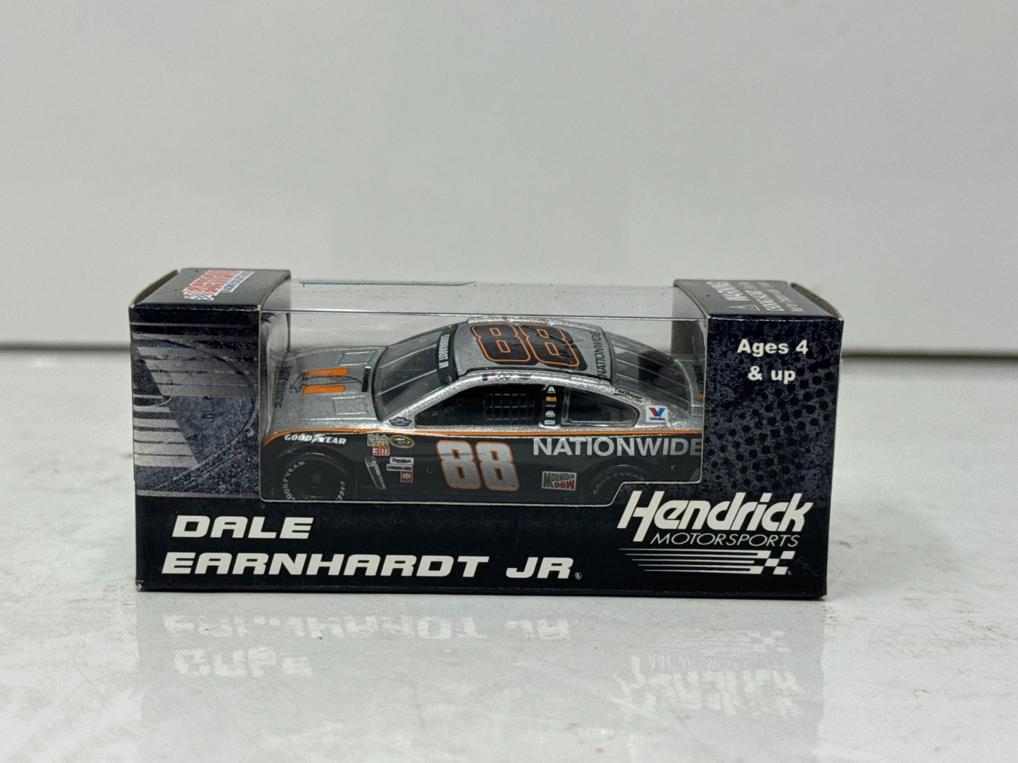 Dale Earnhardt Jr #88 Nationwide Darlington 2016 Chevy SS 1:64 NASCAR Diecast