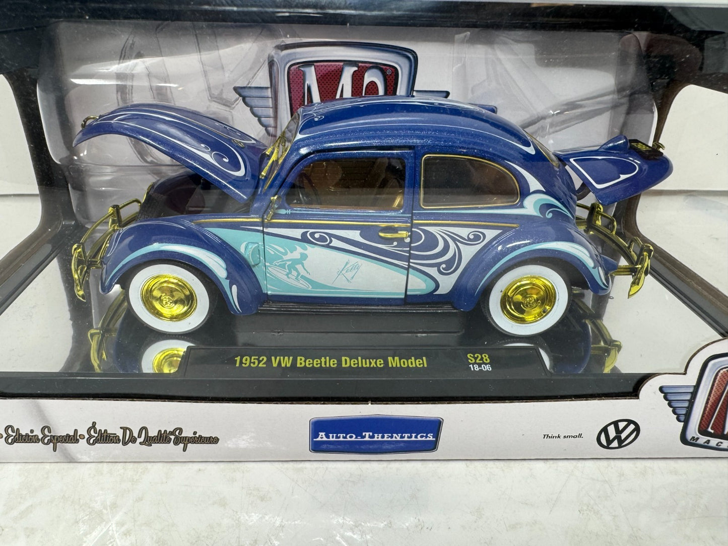 M2 Machines 1952 Volkswagen Beetle Deluxe Model CHASE 1:24 Diecast Gold Rims
