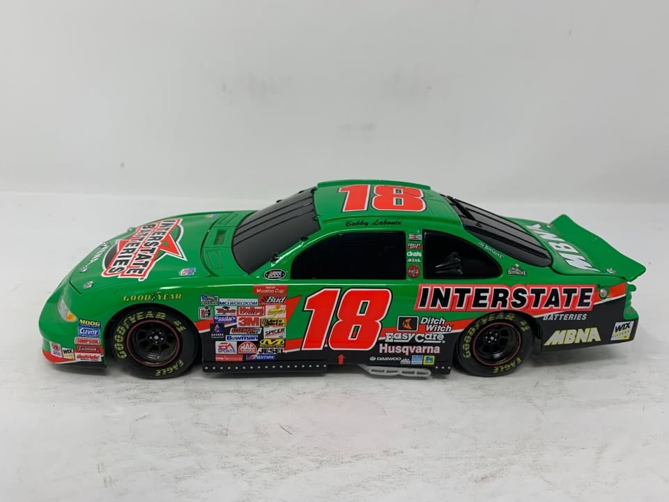 Action Nascar #18 Interstate Batteries Bobby Labonte 1:24 Diecast BANK & Figure