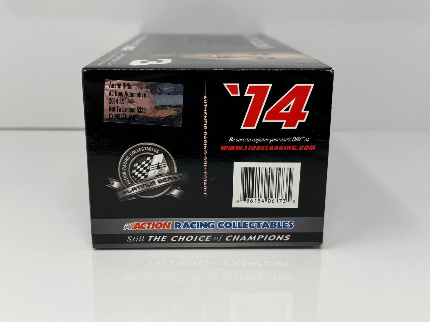 Lionel NASCAR Austin Dillon #3 Dow Automotive 2014 Chevrolet SS 1:24 Diecast