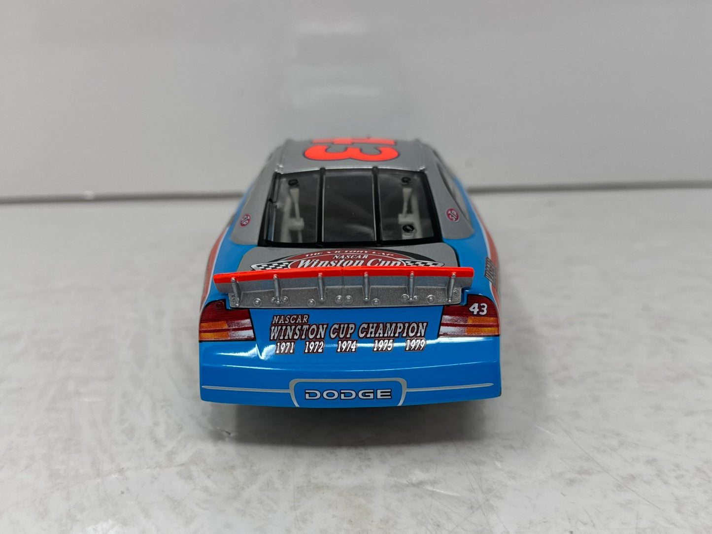 Action Nascar #43 Richard Petty Victory Lap / 7x Champion 2003 1:24 Diecast