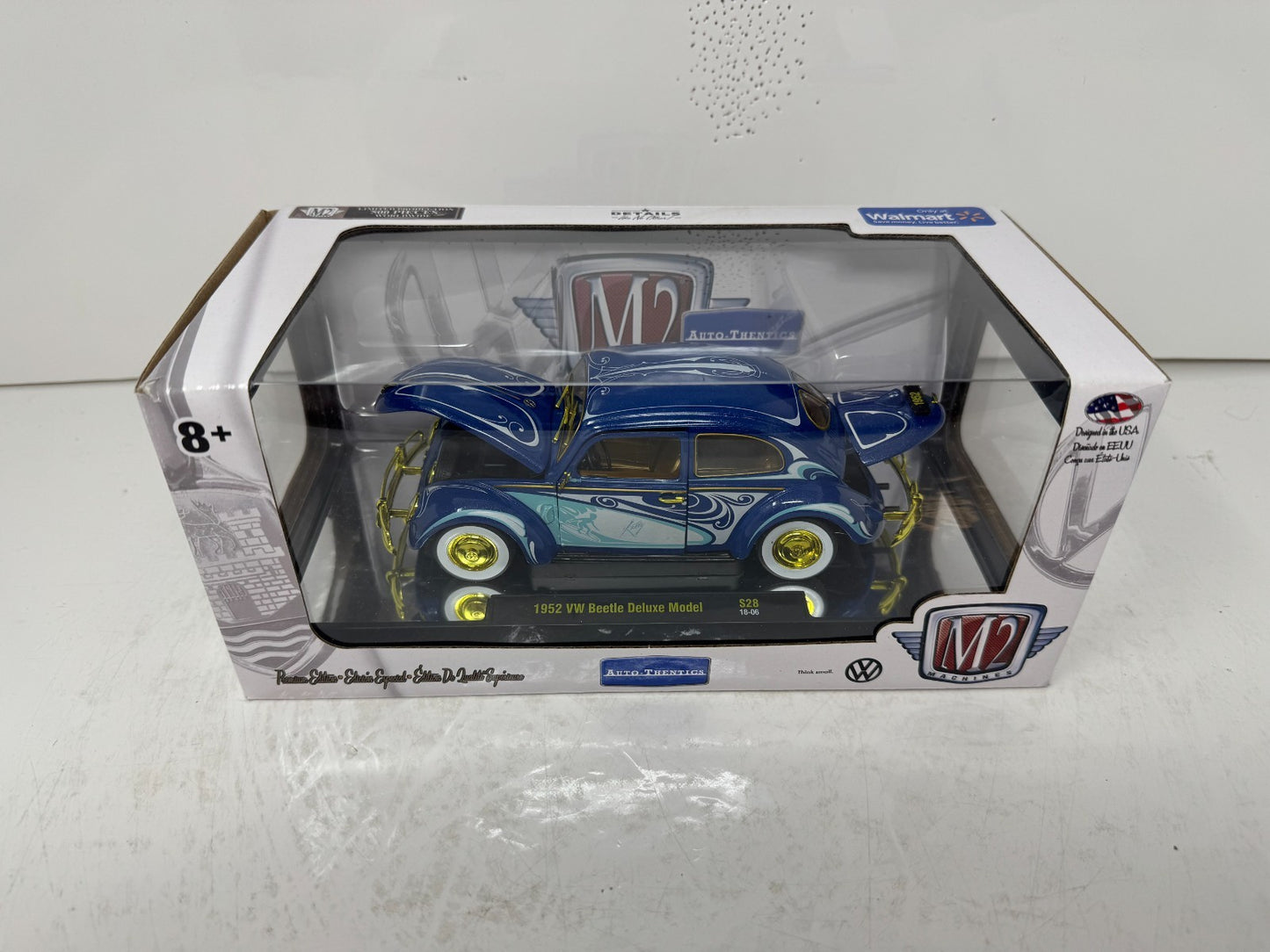 M2 Machines 1952 Volkswagen Beetle Deluxe Model CHASE 1:24 Diecast Gold Rims