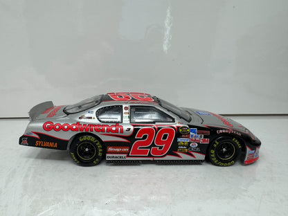Action Nascar #29 Kevin Harvick GM Quicksilver 2005 Monte Carlo 1:24 Diecast