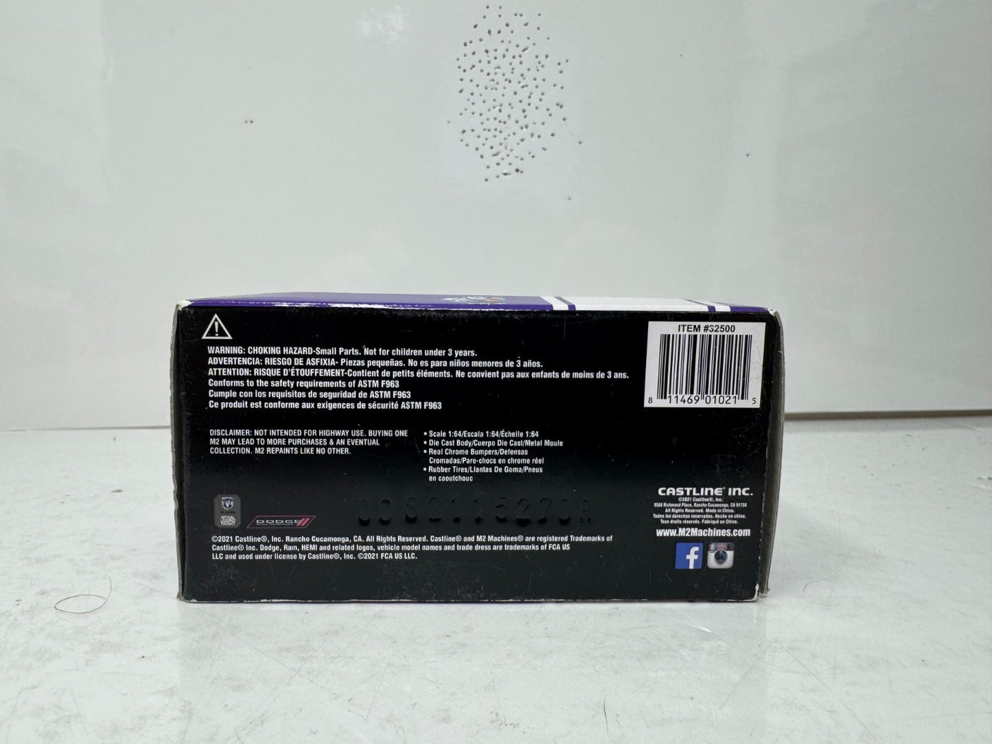 M2 Machines Dodge Fever 1964 Dodge A100 Panel Van 1:64 Diecast