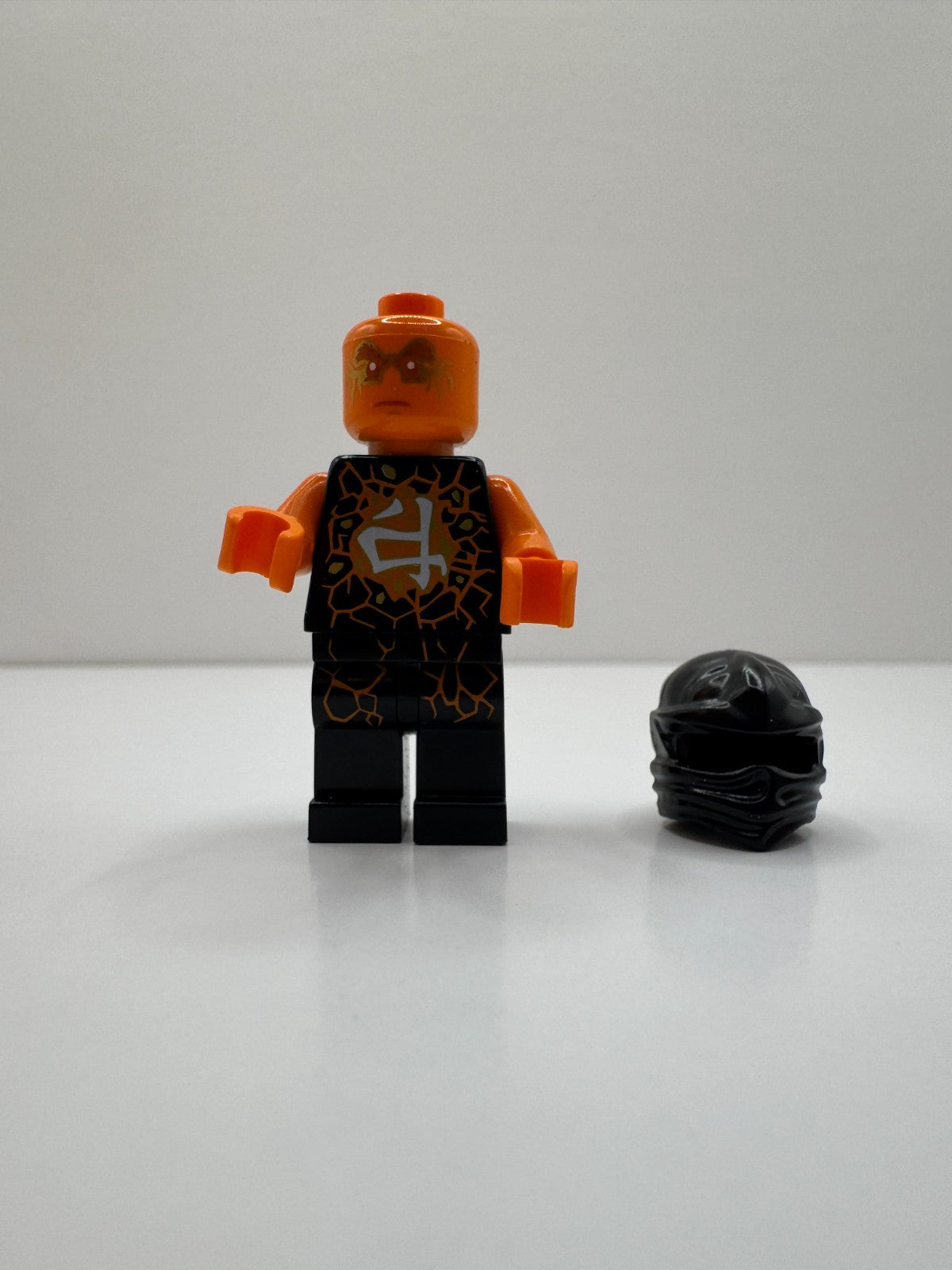 LEGO Ninjago Airjitzu Flyer Cole Minifigure 70741