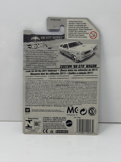 Hot Wheels HW City Works Custom 1966 Pontiac GTO Wagon 1:64 Diecast Yellow