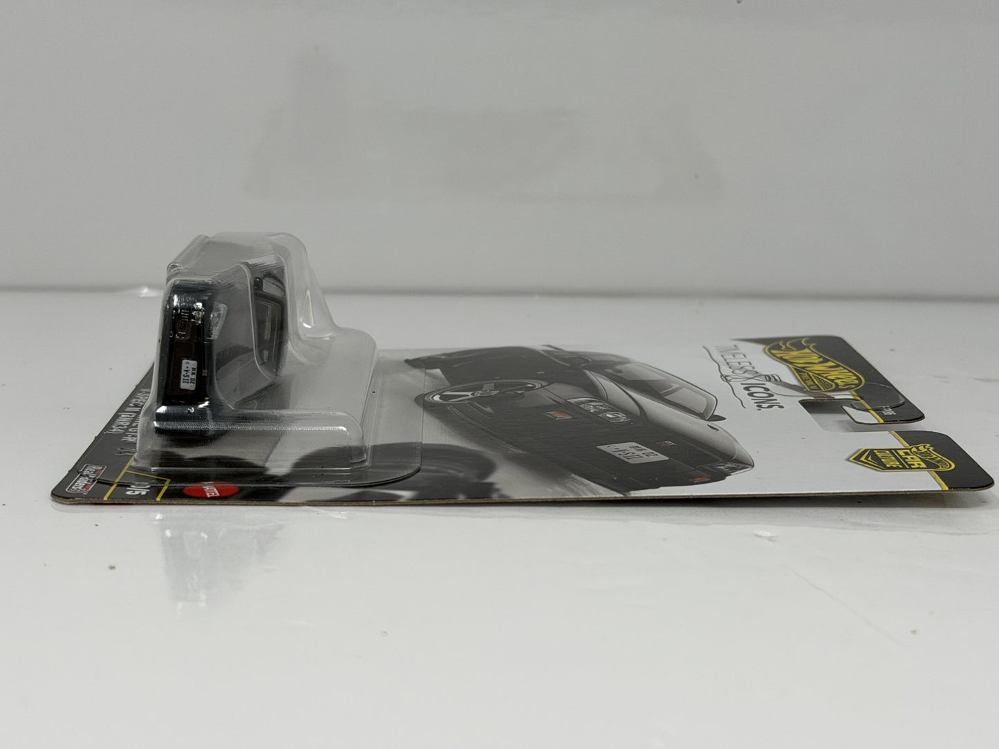 Hot Wheels Premium Timeless Icons Nissan Skyline GT-R V-Spec CHASE 1:64 Diecast
