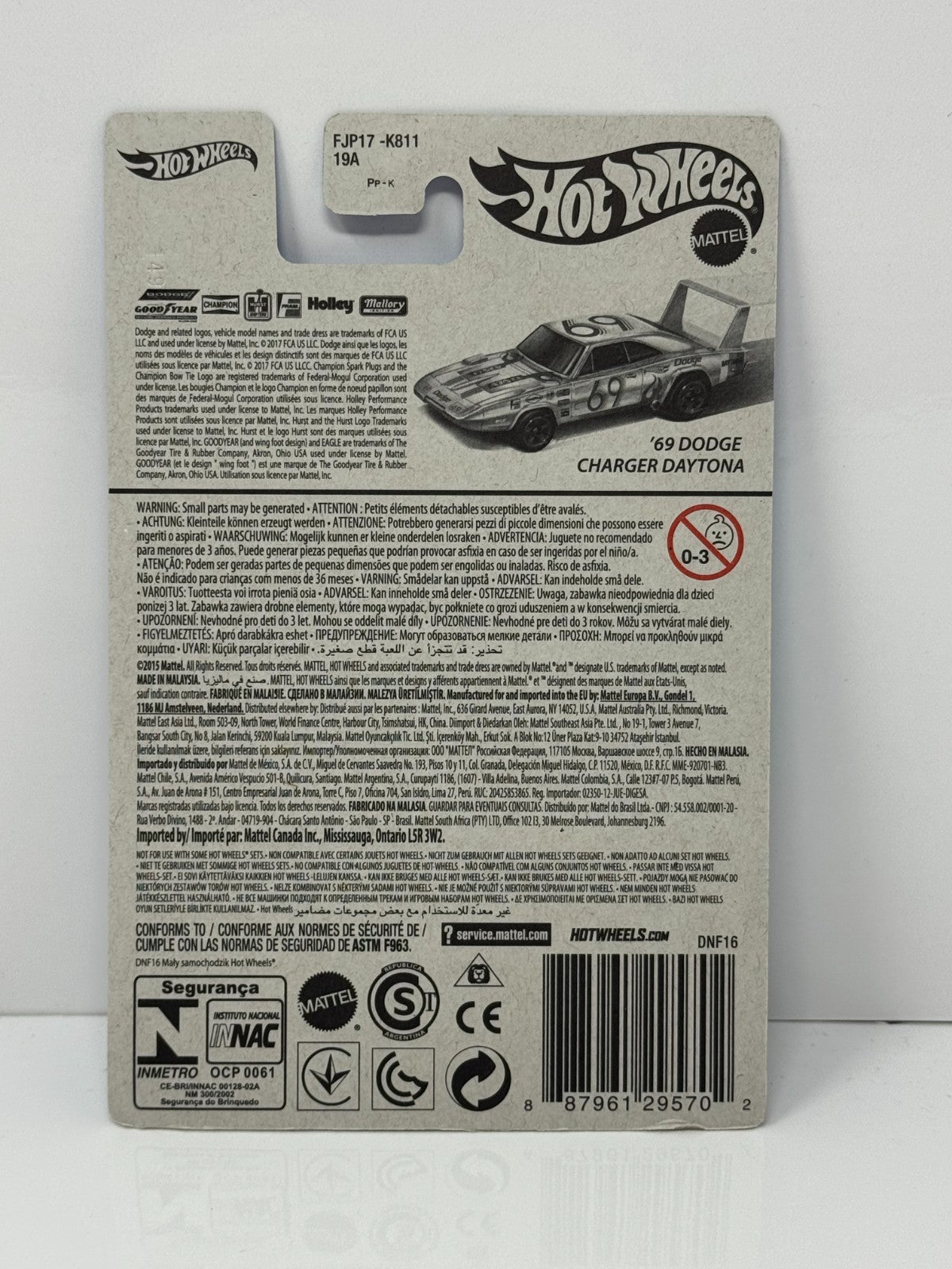 Hot Wheels Retro Series 1969 Dodge Charger Daytona 1:64 Diecast White