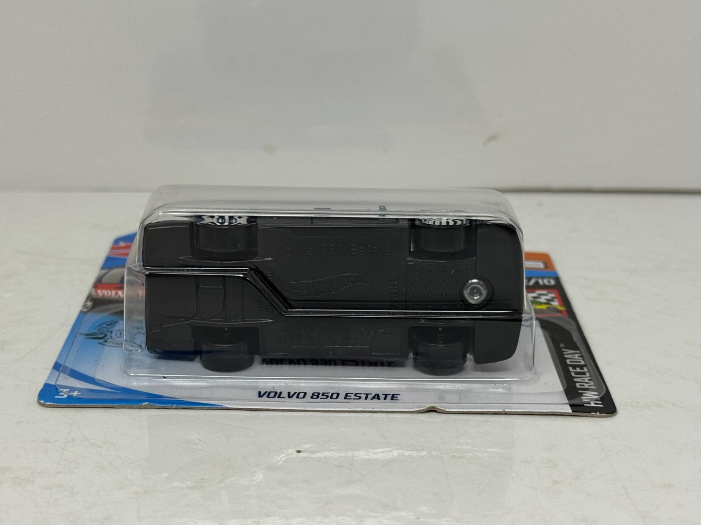 Hot Wheels Race Day Volvo 850 Estate 1:64 Diecast Short Card
