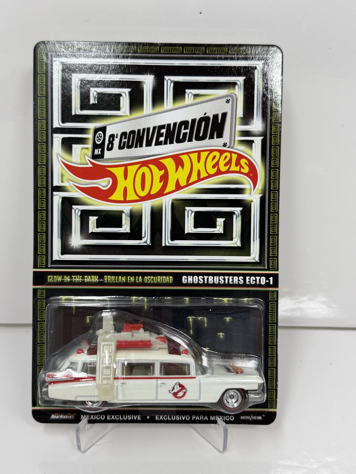 Hot Wheels 2015 Mexico Convention Ghostbusters Ecto-1 Glow 1:64 Diecast #3520