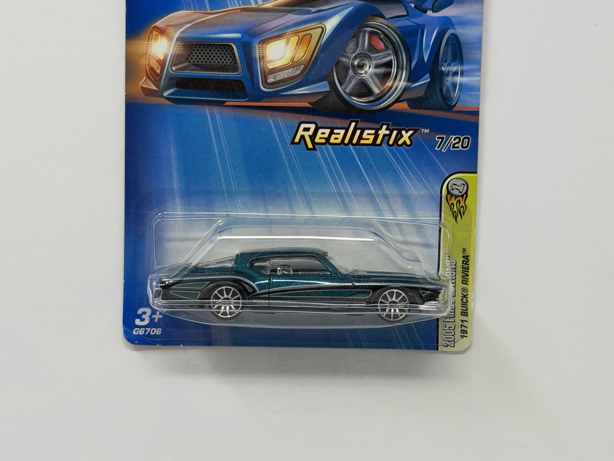 Hot Wheels Realistix 2005 First Editions 1971 Buick Riviera 1:64 Diecast