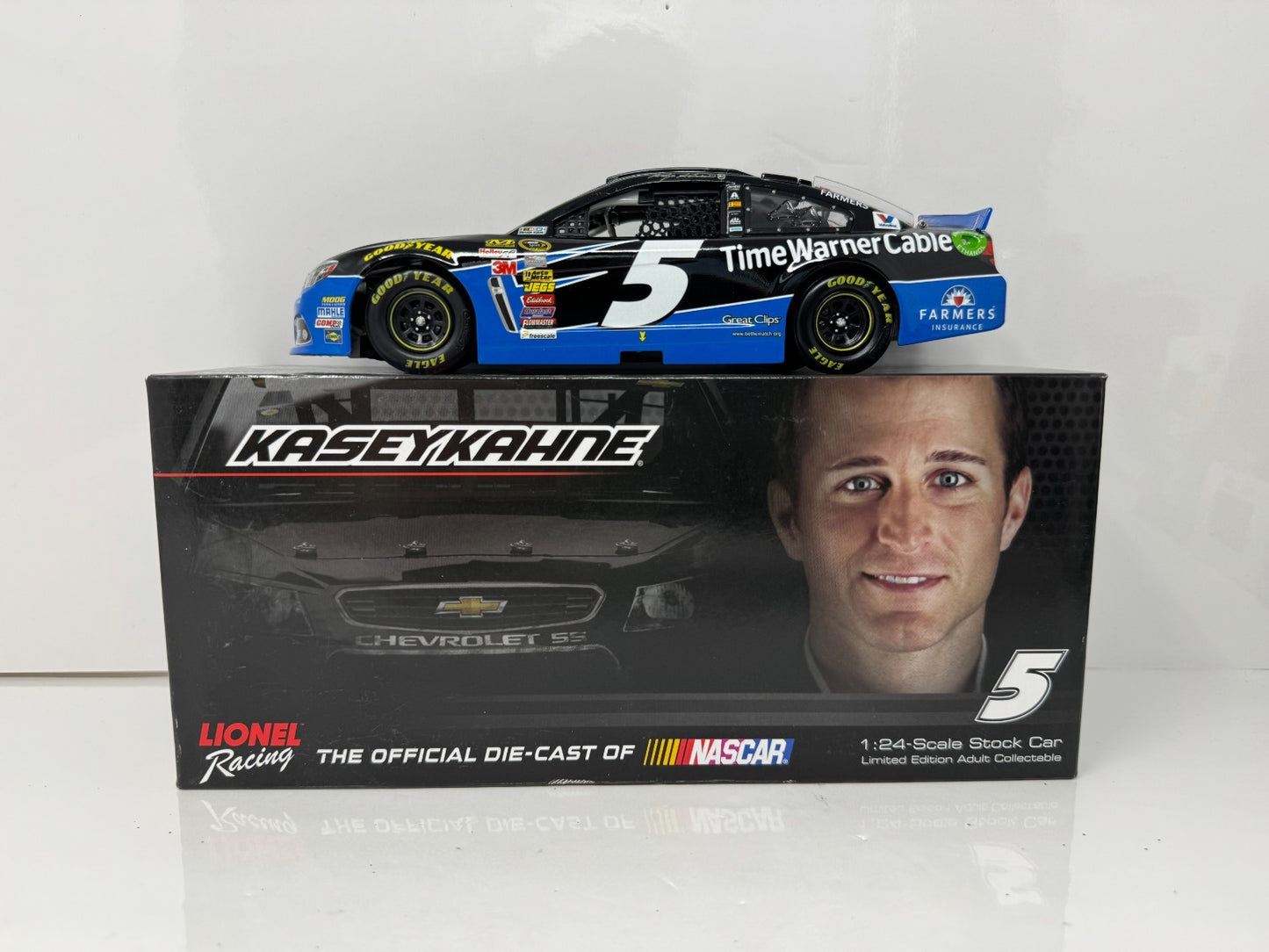 Lionel NASCAR Kasey Kahne #5 Time Warner Cable 2014 Chevrolet SS 1:24 Diecast