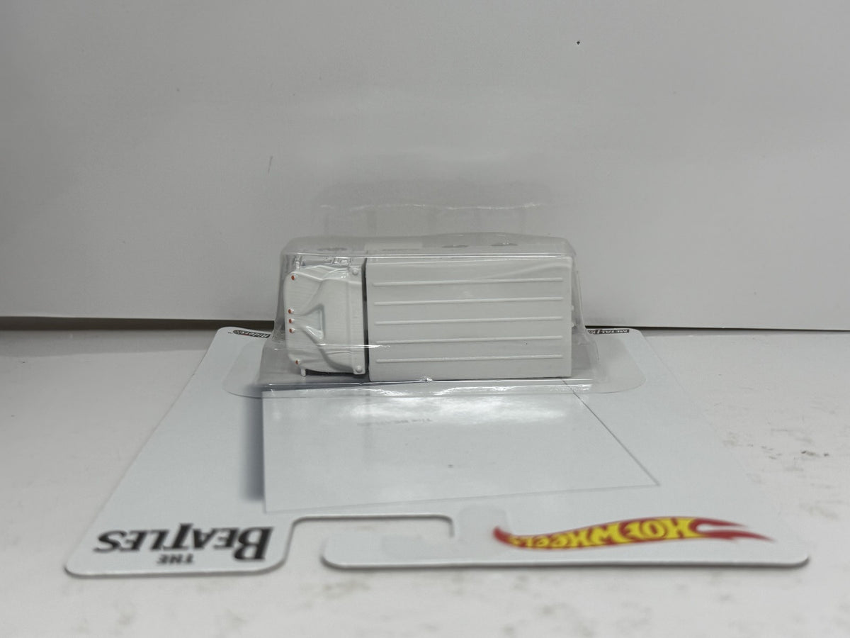 Hot Wheels The Beatles White Album Hiway Hauler 1:64 Diecast Real Riders