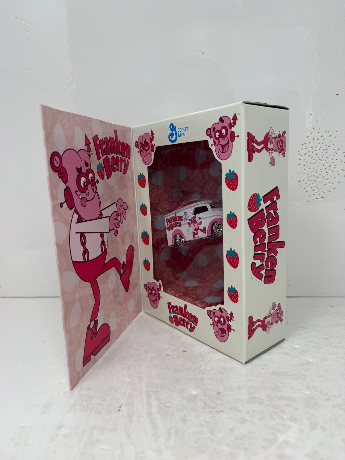 Hot Wheels SDCC San Diego Comic-Con Franken Berry Dairy Delivery 1:64 Diecast