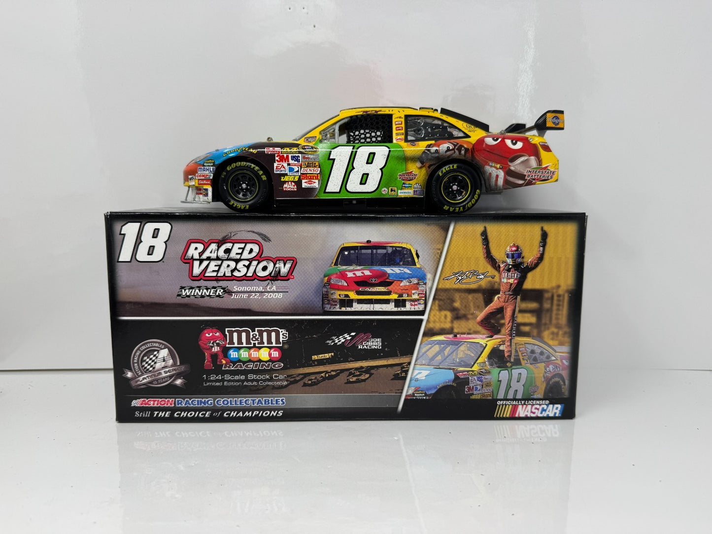 Action NASCAR #18 Kyle Busch M&M's Infineon Win 2008 Toyota Camry 1:24 Diecast