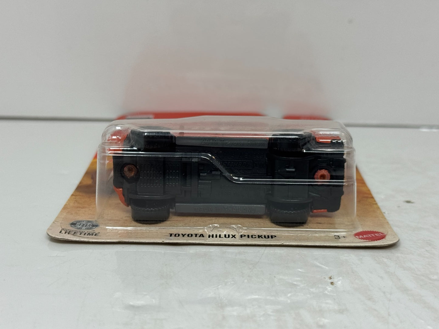 Matchbox Toyota Hilux Pickup 1:64 Diecast Orange