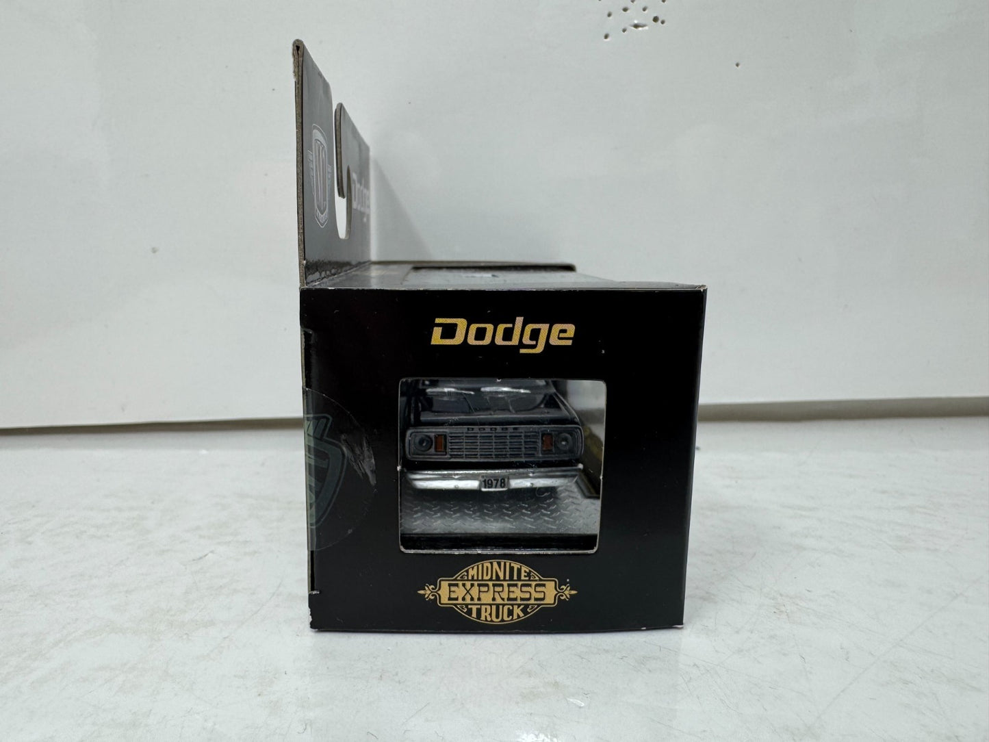 M2 Machines 1978 Dodge Adventurer 150 Midnite Express 1:64 Diecast
