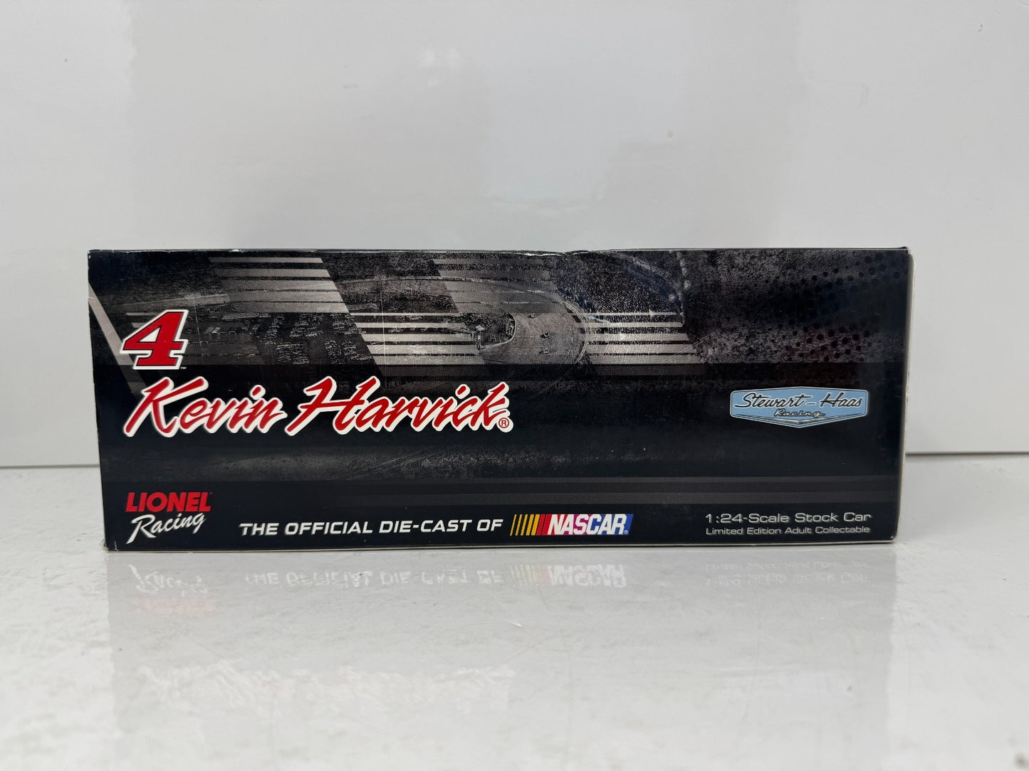 Lionel Racing Nascar #4 Kevin Harvick Busch Beer 2016 Chevy SS 1:24 Diecast