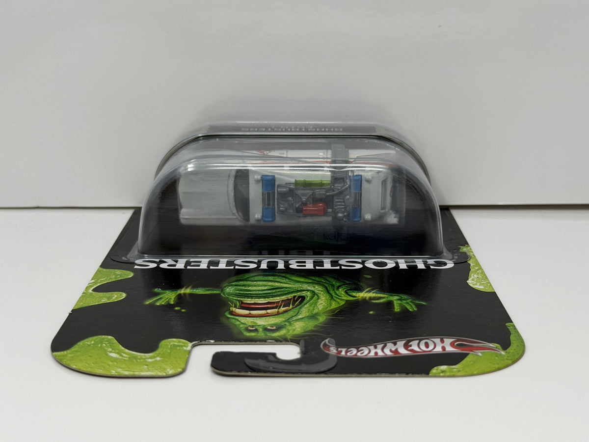 Hot Wheels Retro Entertainment Ghostbusters Ecto-1 1:64 Diecast White V2