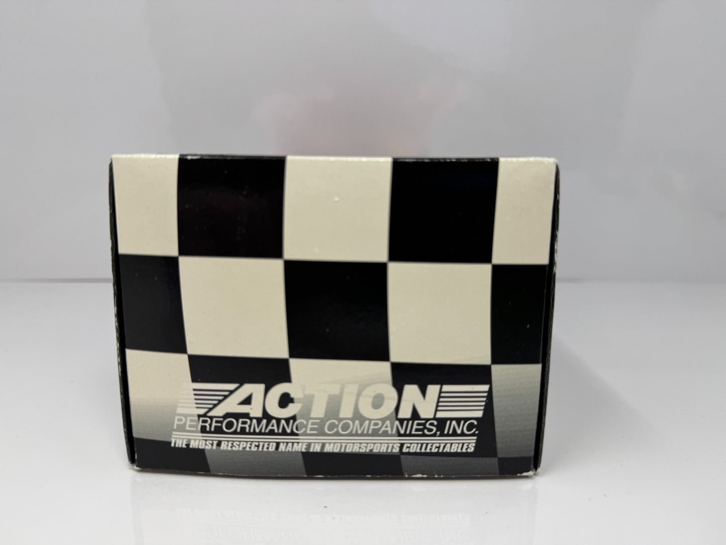 Action NASCAR Dale Jarrett #88 Quality Care 1997 Thunderbird BANK 1:24 Diecast