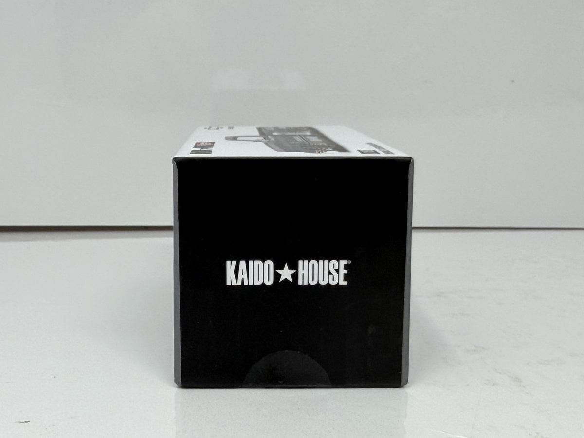 Kaido House Mini GT Chevrolet Silverado Kaido V2 1:64 Diecast
