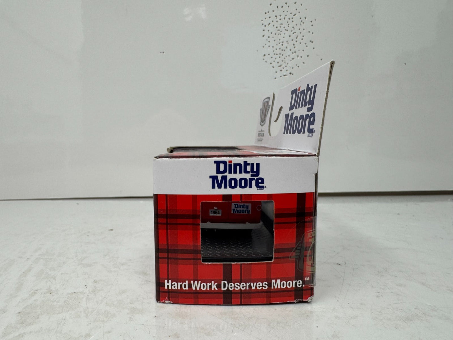 M2 Machines Dinty Moore 1964 Ford Econoline Delivery Van 1:64 Diecast