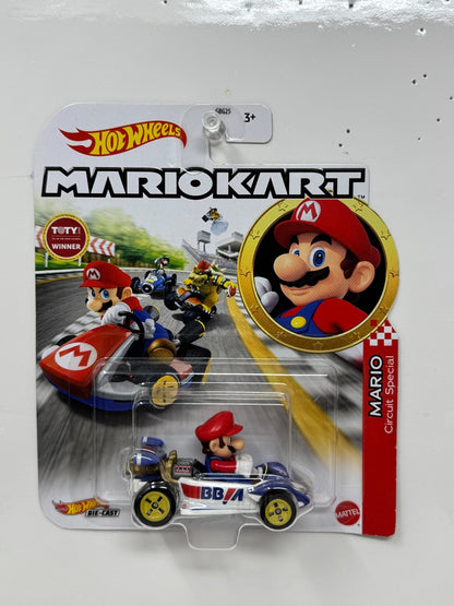 Hot Wheels Mario Kart Mario Circuit Special 1:64 Diecast