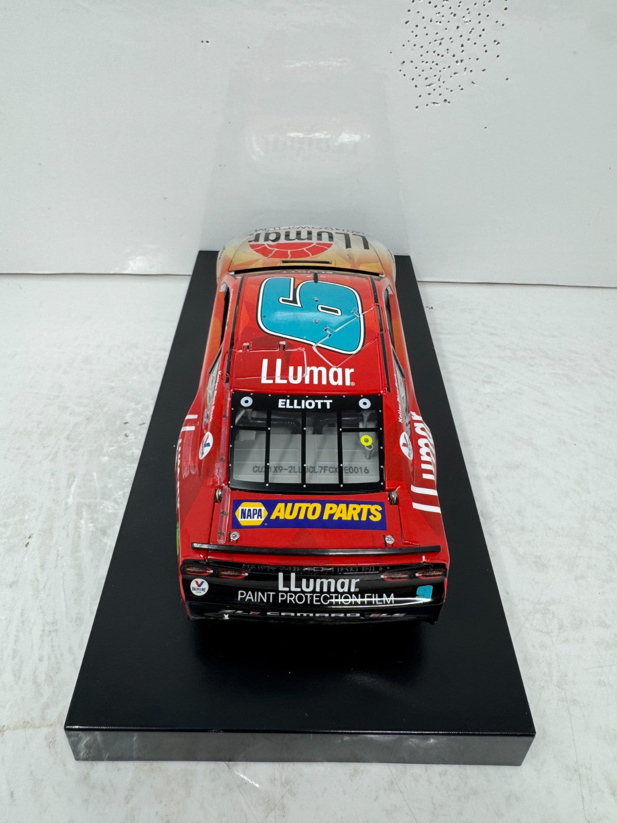 Lionel NASCAR Elite #9 Chase Elliott Llumar COTA Win Camaro 1:24 Diecast
