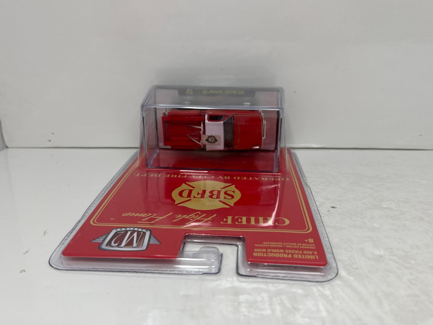 M2 Machines Chief High Flame 1976 Chevrolet Scottsdale 4x4 Fire Truck 1:64 Diecast