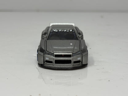 Kaido House Mini GT Nissan Skyline GT-R (R34) Kaido Works Shinjuku 1:64 Diecast