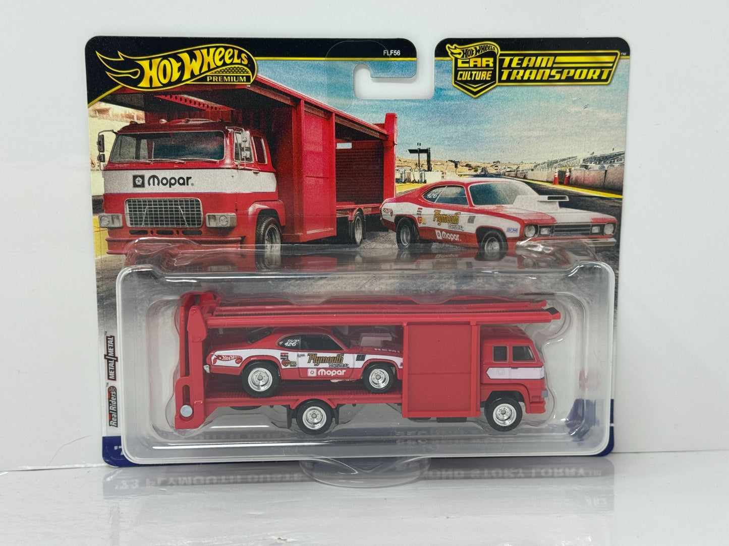 Hot Wheels Premium Team Transport #82 1973 Plymouth Duster & Hauler 1:64 Diecast
